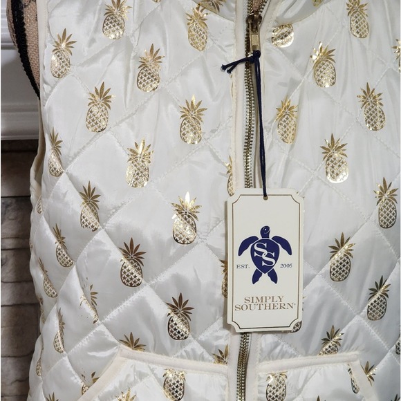 Simply Southern New White Gold Metallic Pineapple Quilted Puffer Vest Small NWT - Picture 5 of 7